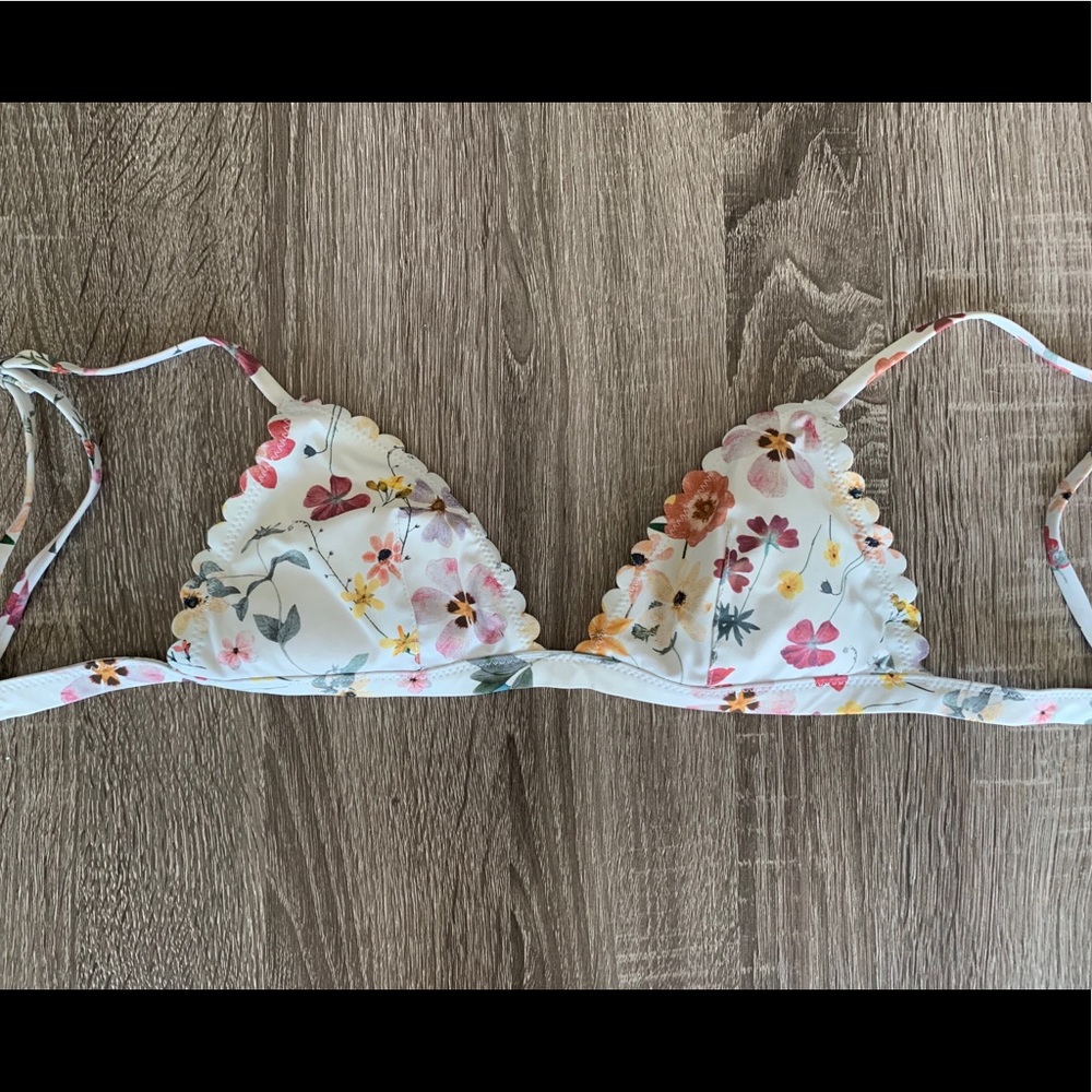 H&M.   White Beautiful Bikini Top